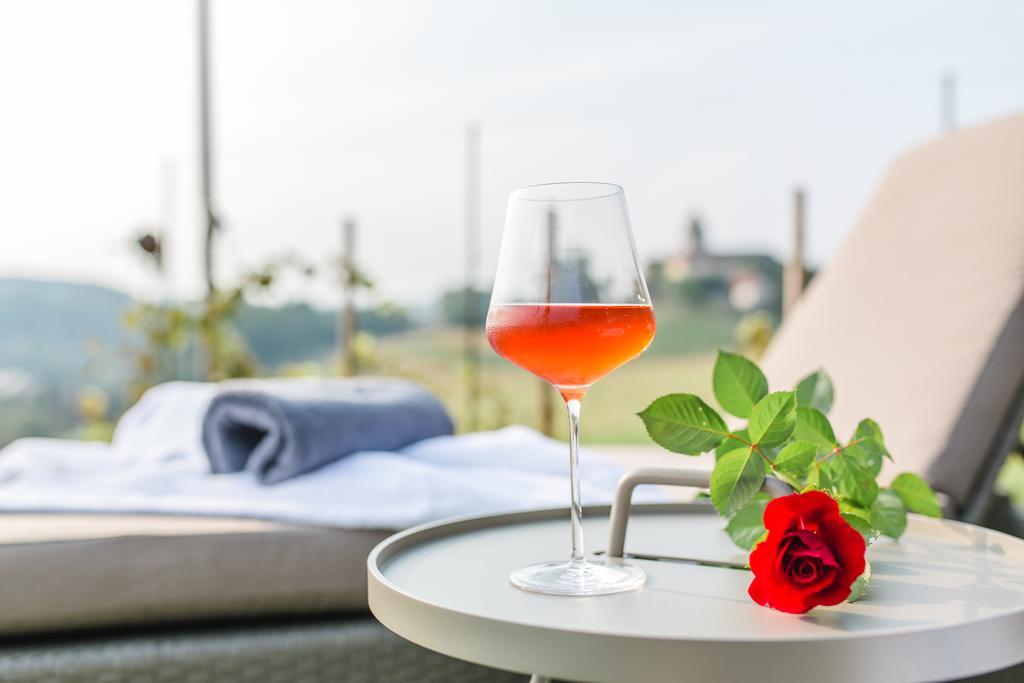 Wohnen Im Wein Ehrenhausen Exterior foto
